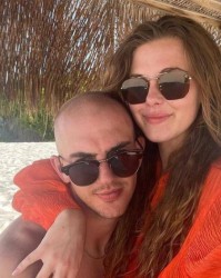 B体育首页-卡鲁索离开湖人已换两任女友 拿高薪看齐帕森斯？