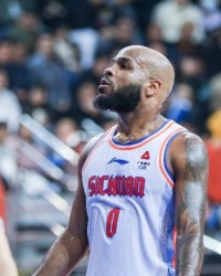 直播吧：四川男篮已支付拖欠款+罚款并告知高登 现等待FIBA确认