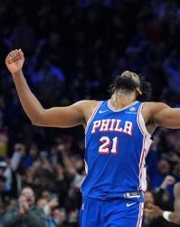 B体育首页-6战5次砍30+！恩比德梦回巅峰，76人北伐搅局